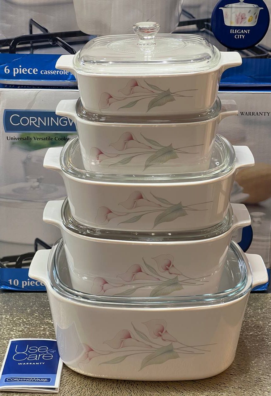 سرویس قابلمه کورل فرانسه طرح لی لی وایل (Lily Ville)